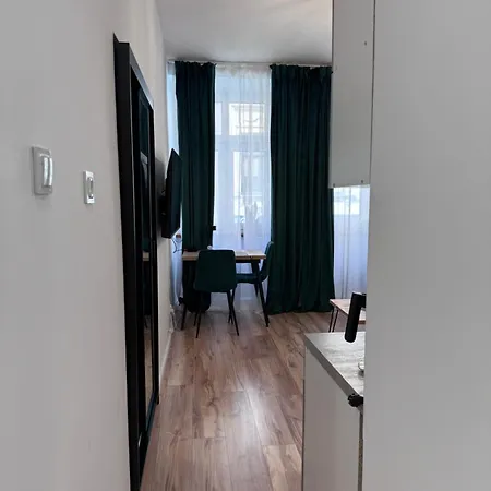 아파트 W Centrum Jeleniej Gory Przy Ulicy Dlugiej 옐레니아구라