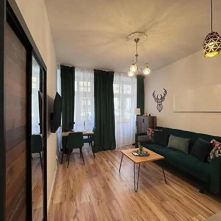 W Centrum Jeleniej Gory Przy Ulicy Dlugiej 아파트 옐레니아구라