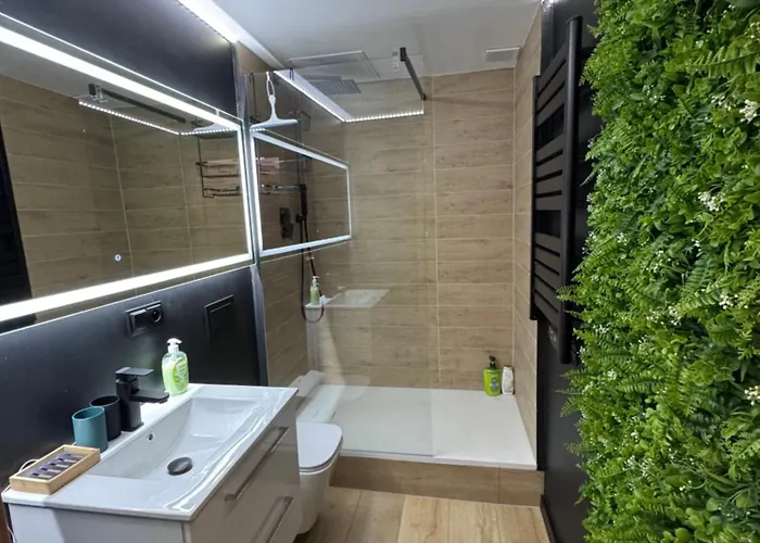 Apartment W Centrum Jeleniej Gory Przy Ulicy Dlugiej *