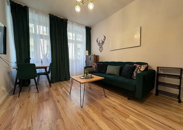Apartment W Centrum Jeleniej Gory Przy Ulicy Dlugiej *