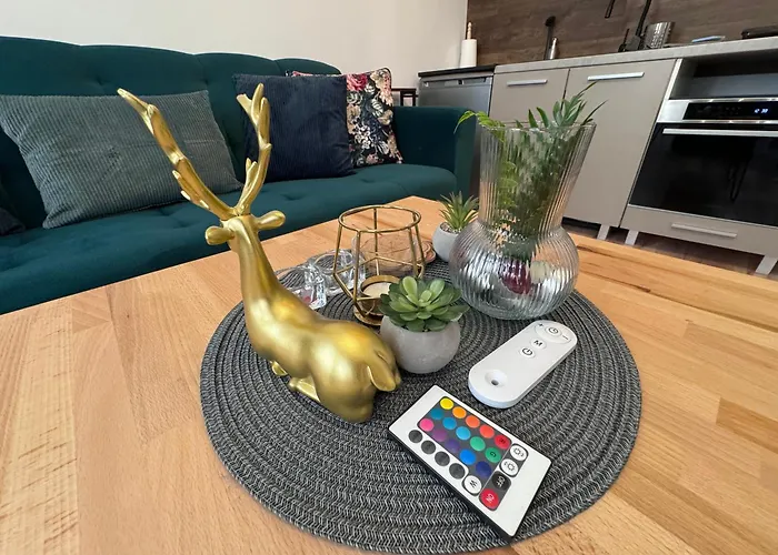 W Centrum Jeleniej Gory Przy Ulicy Dlugiej * Jelenia Góra